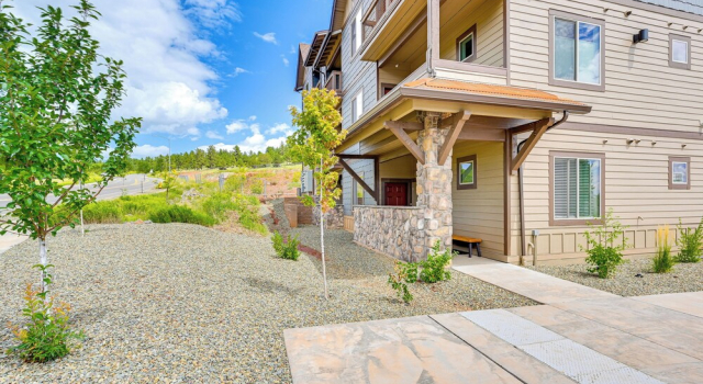 2 Mi to Dtwn & Nau: Flagstaff Condo w/ Patio!, Забронировать Апартаменты/квартира Флагстафф 