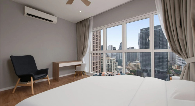 Двухместный люкс Deluxe с 2 комнатами с балконом и с видом на город KLCC Quill Residences by Avery #Located in the City Center #10 mins walk to Twin Towers #Infinity pool#中英文房东