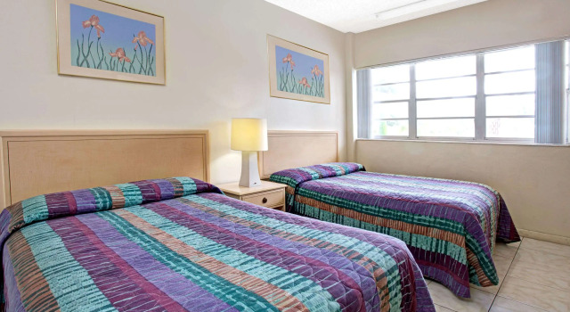 Четырёхместный номер Standard Knights Inn Hallandale