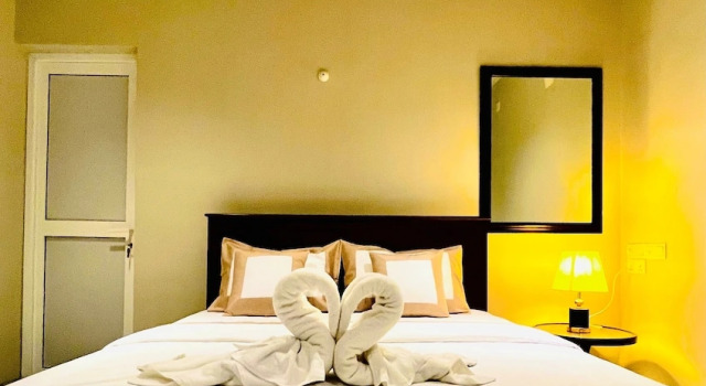 Двухместный номер Deluxe с балконом и с видом на сад Ceylon Kingsmen Garden - Katunayake Airport Transit Hotels