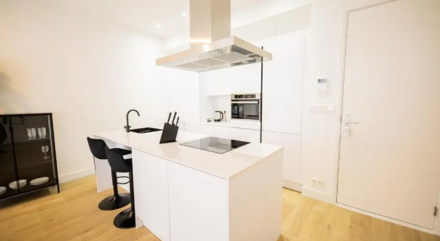 Апартаменты Cheerfully 1 Bedroom Serviced Apartment 52m2 -NB306C-