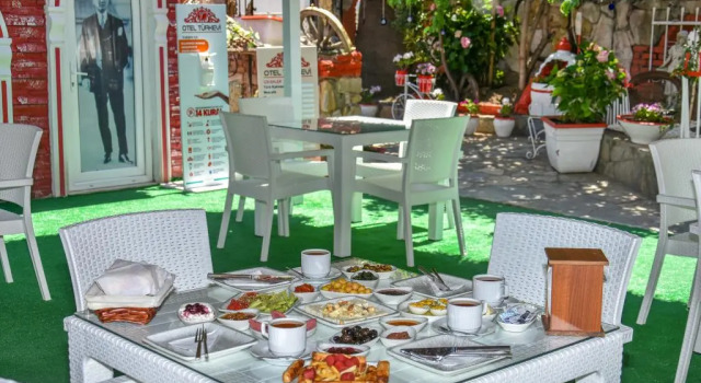 Turkevi Otel Sarimsakli