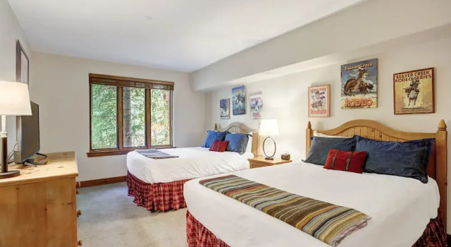 Premium 2 Bedroom Condo in Arrowhead Village! 2 Condo