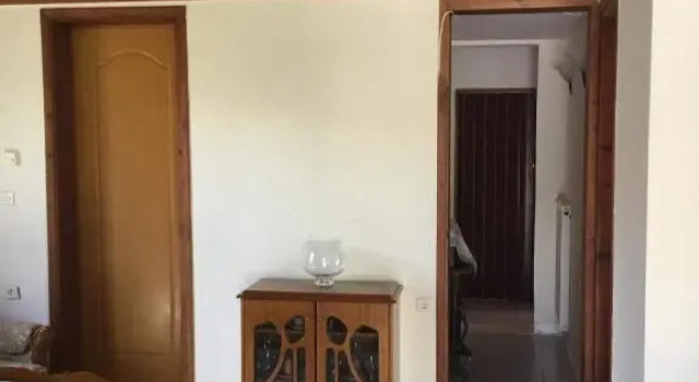 Tota's guest house, 4 min walk to the beach, Prenota Affittacamere Hotel a Peloponneso con parcheggio, Parcheggio