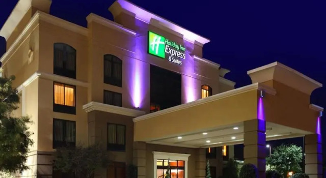 Кровать в общем номере Country Inn & Suites by Radisson, Tyler University Area