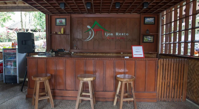 RedDoorz near Wisata Kawah Ijen, Boek Hotel Tamansari Indonesië
