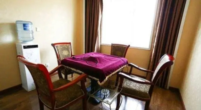 Yanting Jinxin Business Hotel, Book Hotel Hoteller i Sichuan med parkering, Parkering