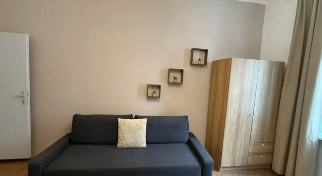 Stylish 1BR Apt  Walk to Schonbrunn, Prenota Appartamento Vienna Austria