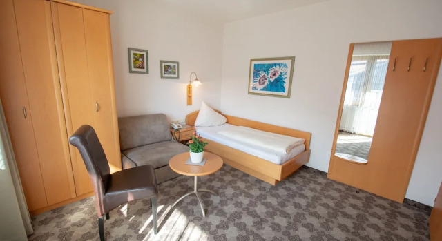 Одноместный номер Economy с балконом Hotel Stern