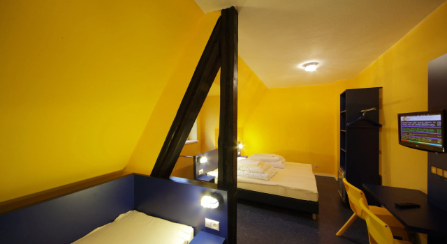 Трёхместный номер Standard Bed’nBudget Expo-Hostel Dorms