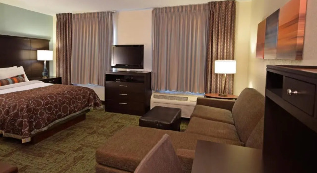 Двухместный люкс Staybridge Suites - Cincinnati North by IHG