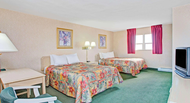 Days Inn Arlington, Забронировать Отель Отели Арлингтон с завтраком, рядом с Women in Military Service for America Memorial, Завтраки