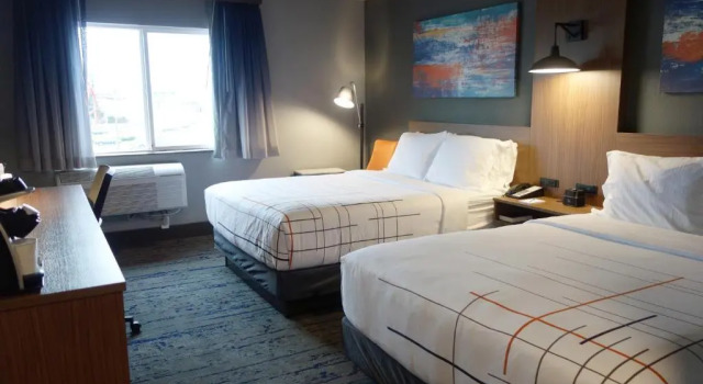 Четырёхместный номер Standard La Quinta Inn & Suites by Wyndham Springfield