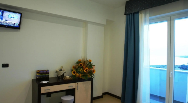 Двухместный номер Standard с балконом и с видом на море Jonico Hotel