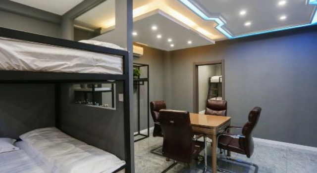 Люкс Deluxe Ledian E-games Hotel