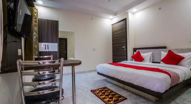 OYO 23299 Hotel Royal Orbit