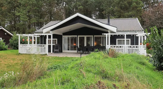 Коттедж Family Retreat: Sauna & Fenced Garden