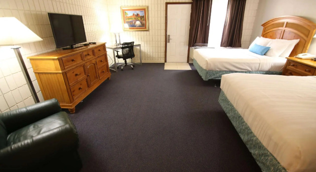 Четырёхместный номер Standard Baymont Inn and Suites by Wyndham Farmington, MO