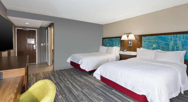 Четырёхместный номер Standard Hampton Inn Traverse City