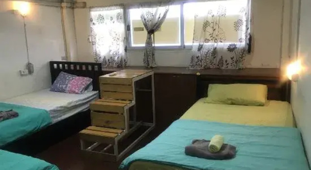 Кровать в общем номере (женский номер) Kamin Bird Hostel