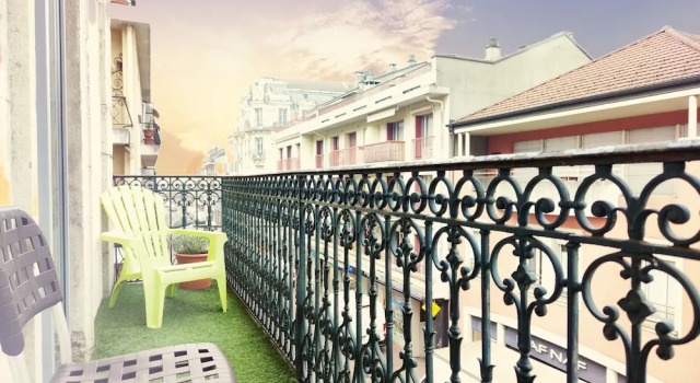 Семейный номер Standard с балконом и с видом на город Atipik Hôtel