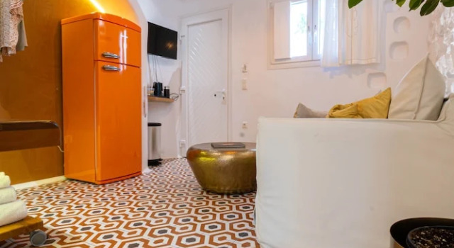 Четырёхместный люкс Premium KYMA & HELIOS Deluxe Suites with Hot Tub at AmazeU Suites Naxos