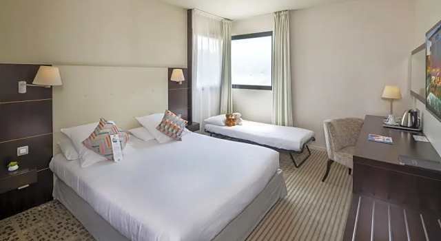 Семейный номер Standard Mercure Aix-en-Provence La Duranne Gare TGV