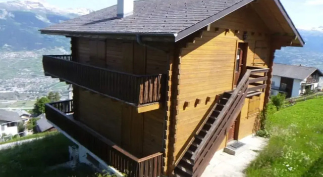 Апартаменты Sunny Apartment With Outdoor Dinning