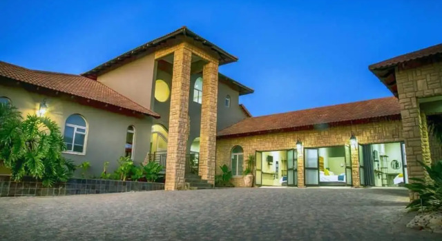 Blue Rain Guesthouse, Book Pension Hoteller i Bloemfontein med pool, Swimmingpool
