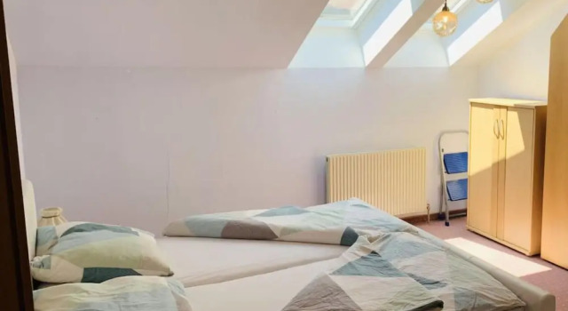 Bernhard Schmidt-Gasse, Book Hotel Gmunden 