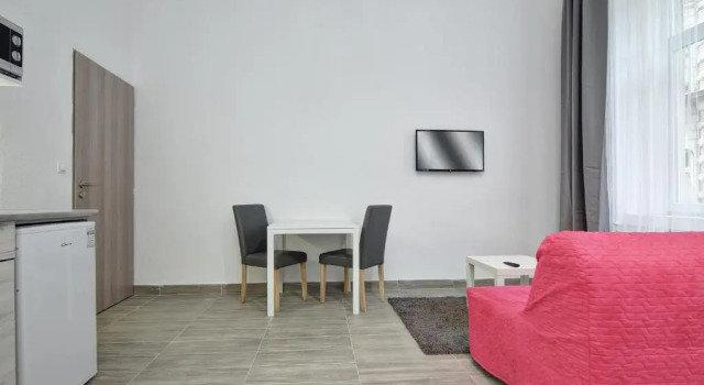 Апартаменты Superior Heart of Downtown Apartment