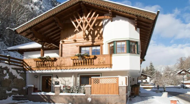 Holiday Home Ötztal by Interhome, Забронировать Апартаменты/квартира Отели Умхаузен с парковкой, Парковка