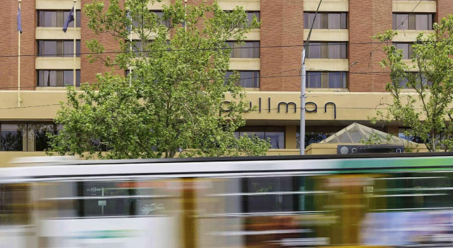 Pullman Melbourne On the Park, Забронировать Отель Бизнес-отели Мельбурна, рядом с Fire Services Museum of Victoria, 4* 5*