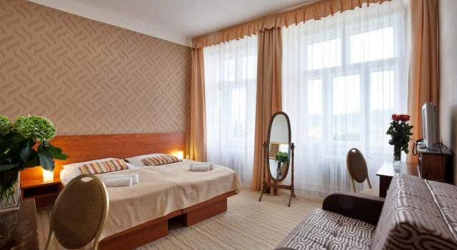 Ermiglamping, Rezervovat Kemp Jince Central Bohemia