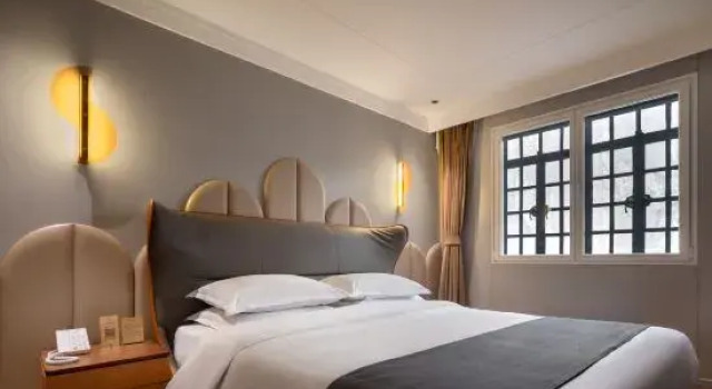 Люкс с красивым видом из окна Xinhua Garden Hotel