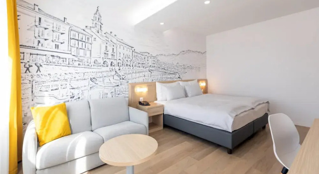 Двухместный номер Deluxe с балконом и с видом на озеро Hotel Village Campofelice