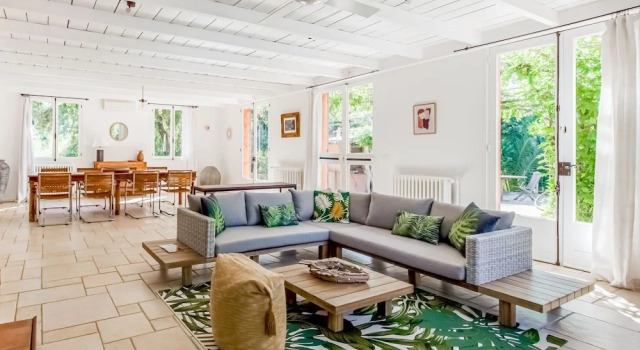 Secluded Holiday Home in La Croix Valmer Near Seabeac