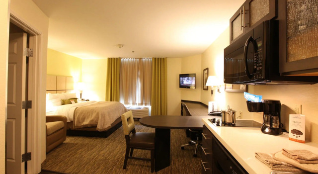 Двухместный люкс Candlewood Suites Saint Joseph