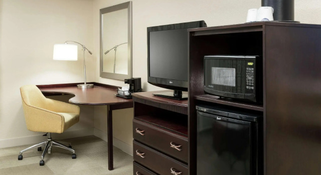 Номер Standard Hampton Inn & Suites Pensacola I-10 N at University Town Plaza