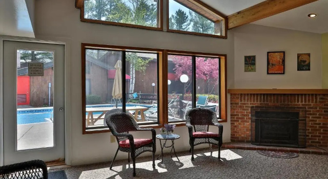 Cedarbrook Standard Hotel Room 204, Rezerwuj Hotel Hotele w New England z basenem, Basen