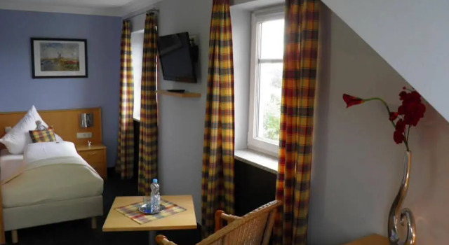 Donau-Hotel, Book Hotel Sinzing Upper Palatinate