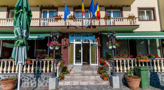 Hotel Dumbrava, Забронировать Отель Рупя Брашов