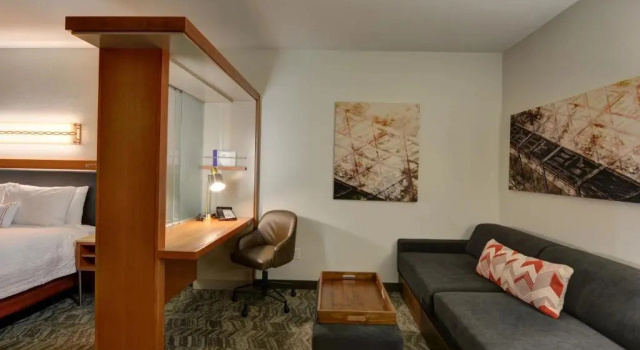Шестиместный люкс SpringHill Suites Denver at Anschutz Medical Campus