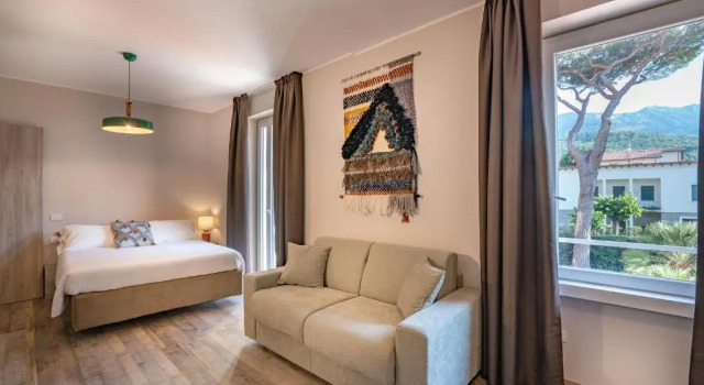 Полулюкс с балконом Marina Garden Hotel