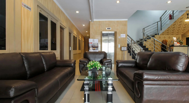 RedDoorz Plus Syariah @ Jalan Sriwijaya Medan, Rezerwuj Hotel Medan Sumatra