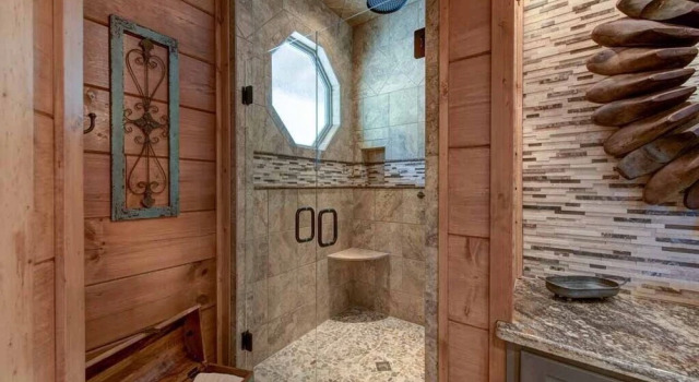 Bear Elegance - Three Bedroom Cabin, Забронировать Отель СПА-отели Гатлинберг, рядом с Светофор №2B, SPA-услуги