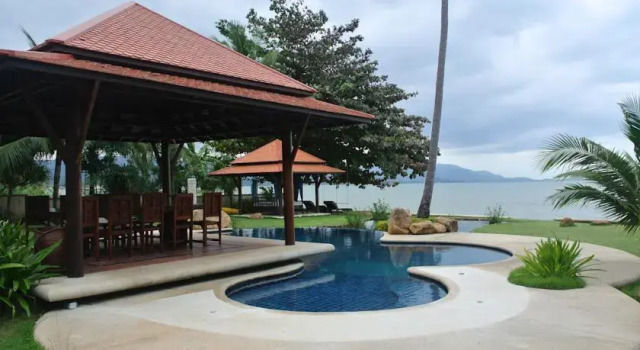 Angthong Villa