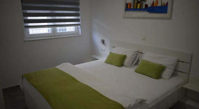 Bozikovic365, Rezerwuj Hotel Hotele w Strožanac z parkingiem, Parking
