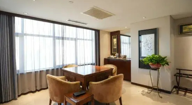 Двухместный люкс Мансарда Yohol Hotel