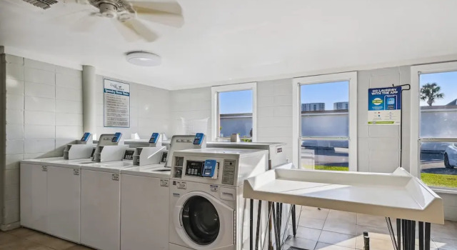 Gulf Terrace 160 - Pet-friendly First Floor Condo in Center of Destin 2 Bedroom Condo by Redawning, Rezerwuj Hotel Hotele w Emerald Coast z parkingiem, Parking